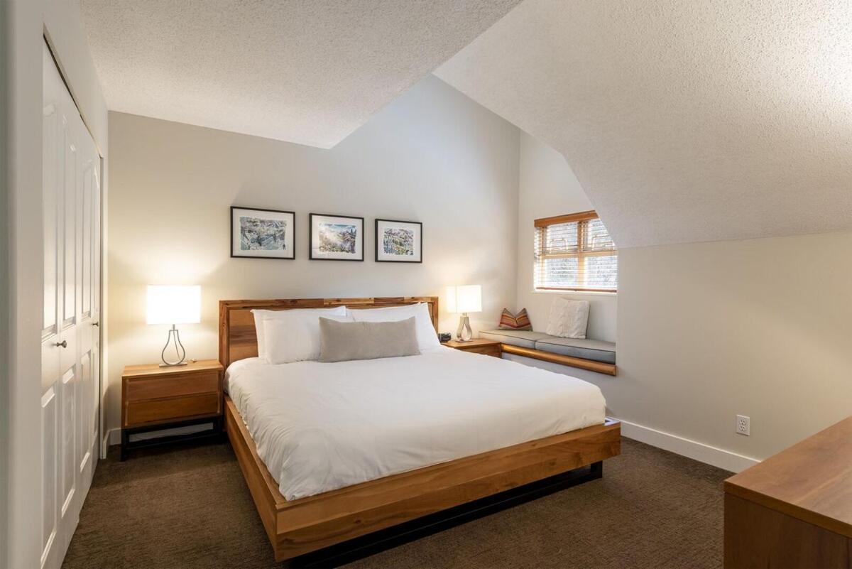 Placid 18 By Outpost Whistler