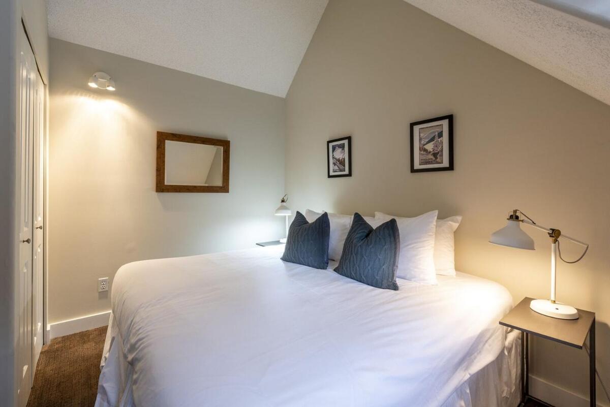 Placid 18 By Outpost * Whistler